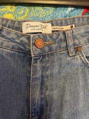 Denim Blvd Los Angeles High-Rise Light Blue Jeans